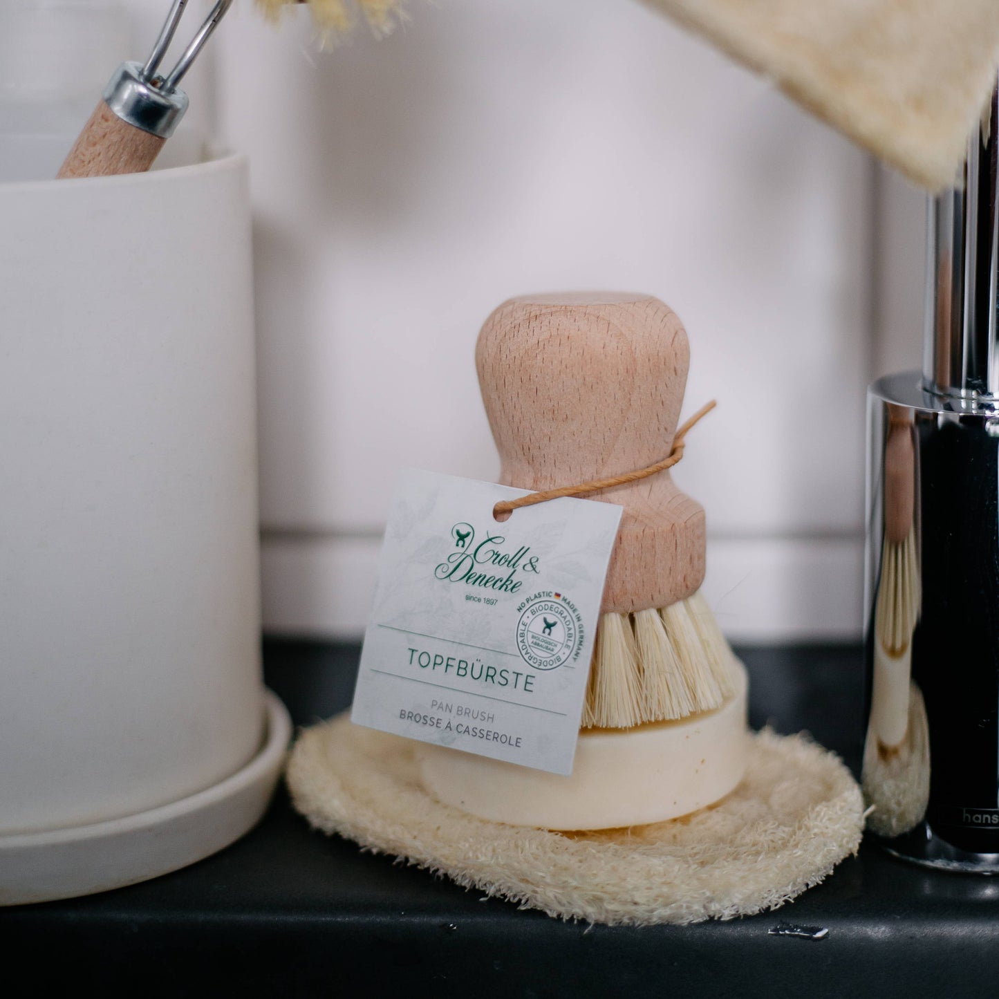 Pot Brush