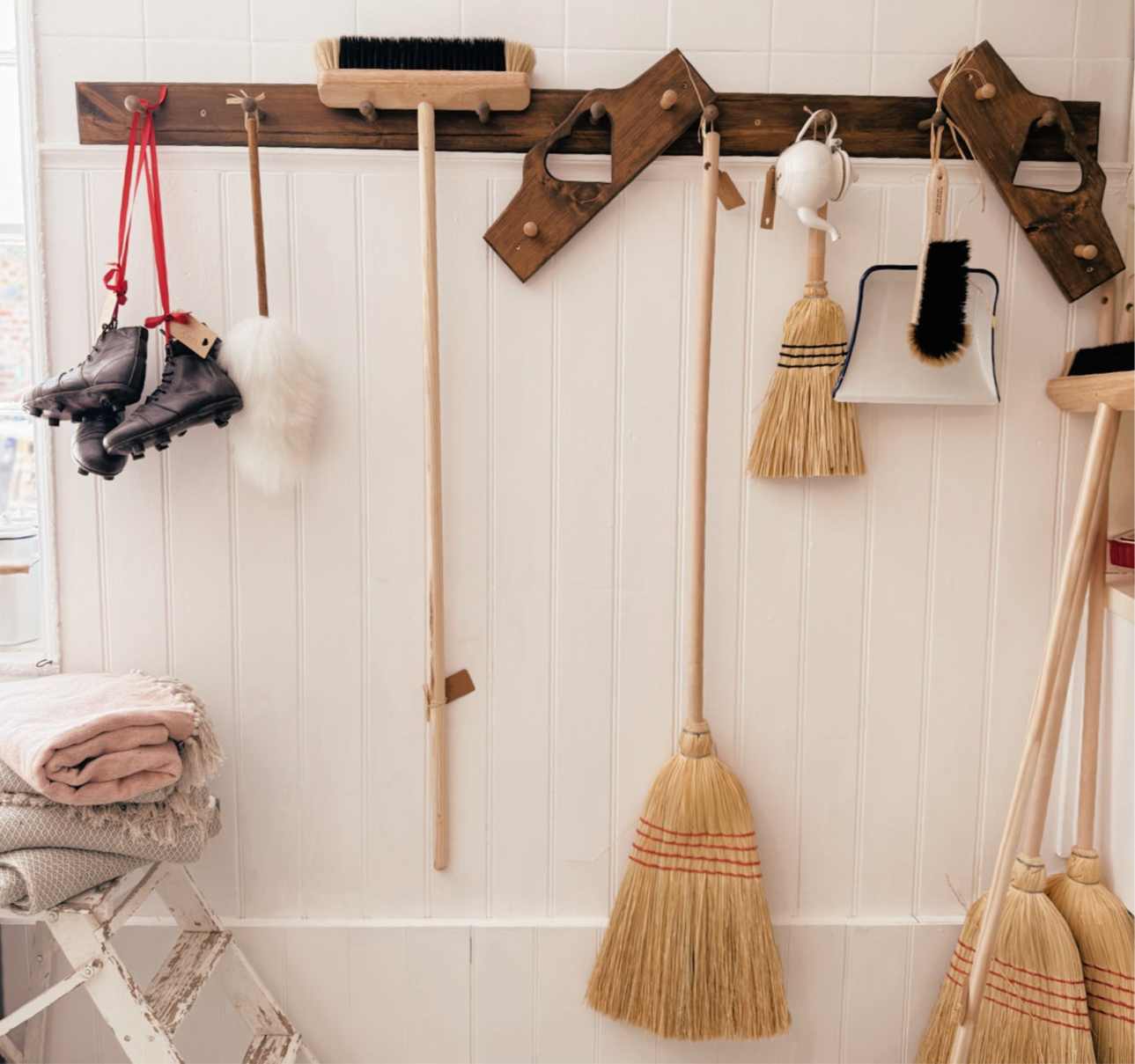 Hand Made in Sussex 9 Peg rail