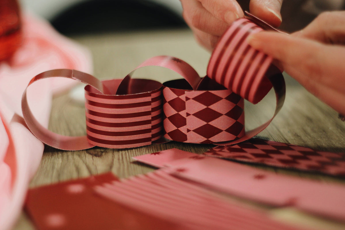 The Berry & Blush Paper Chain Kit