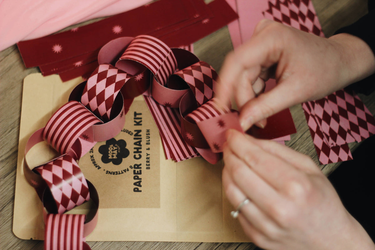 The Berry & Blush Paper Chain Kit