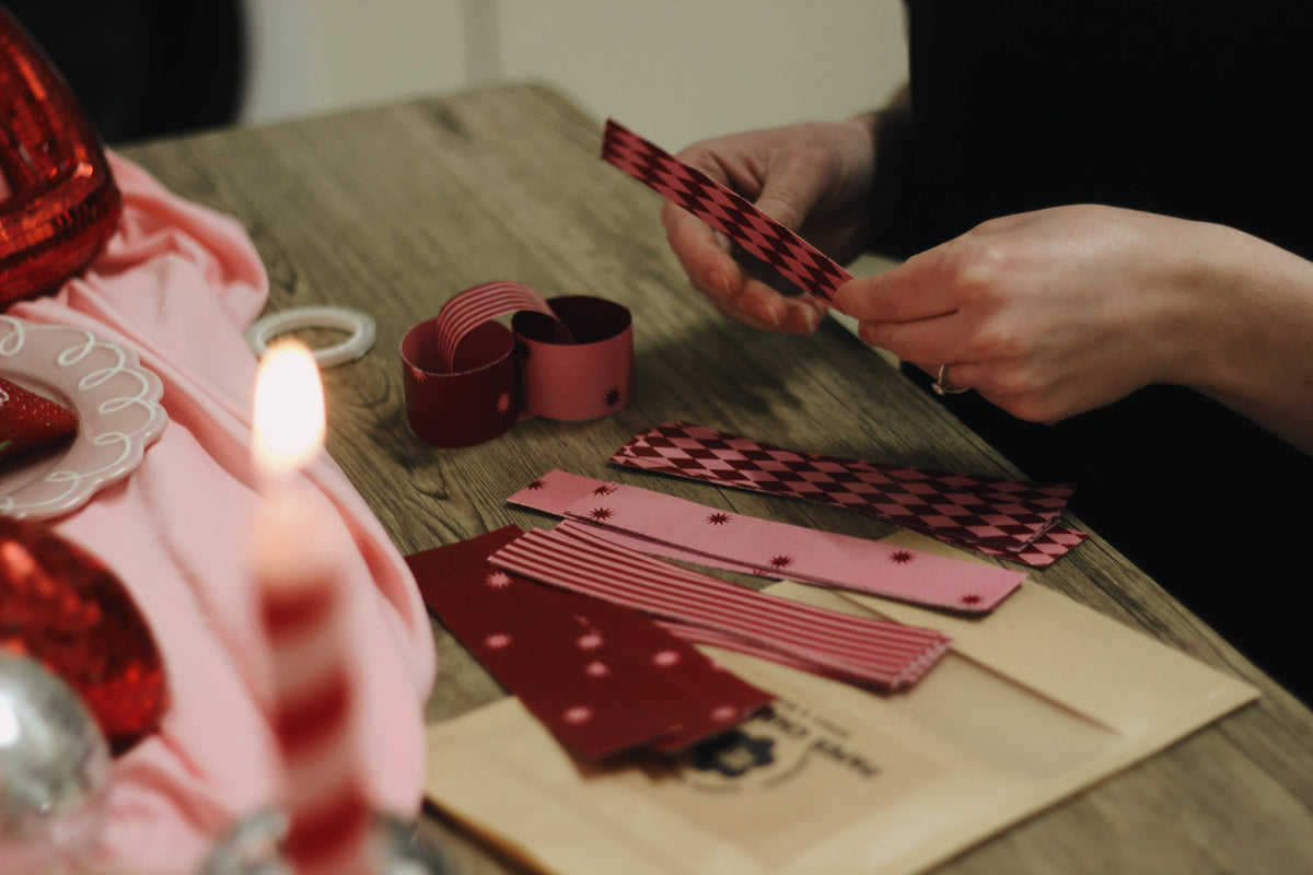 The Berry & Blush Paper Chain Kit