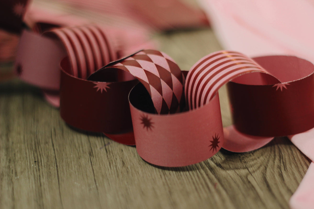 The Berry & Blush Paper Chain Kit