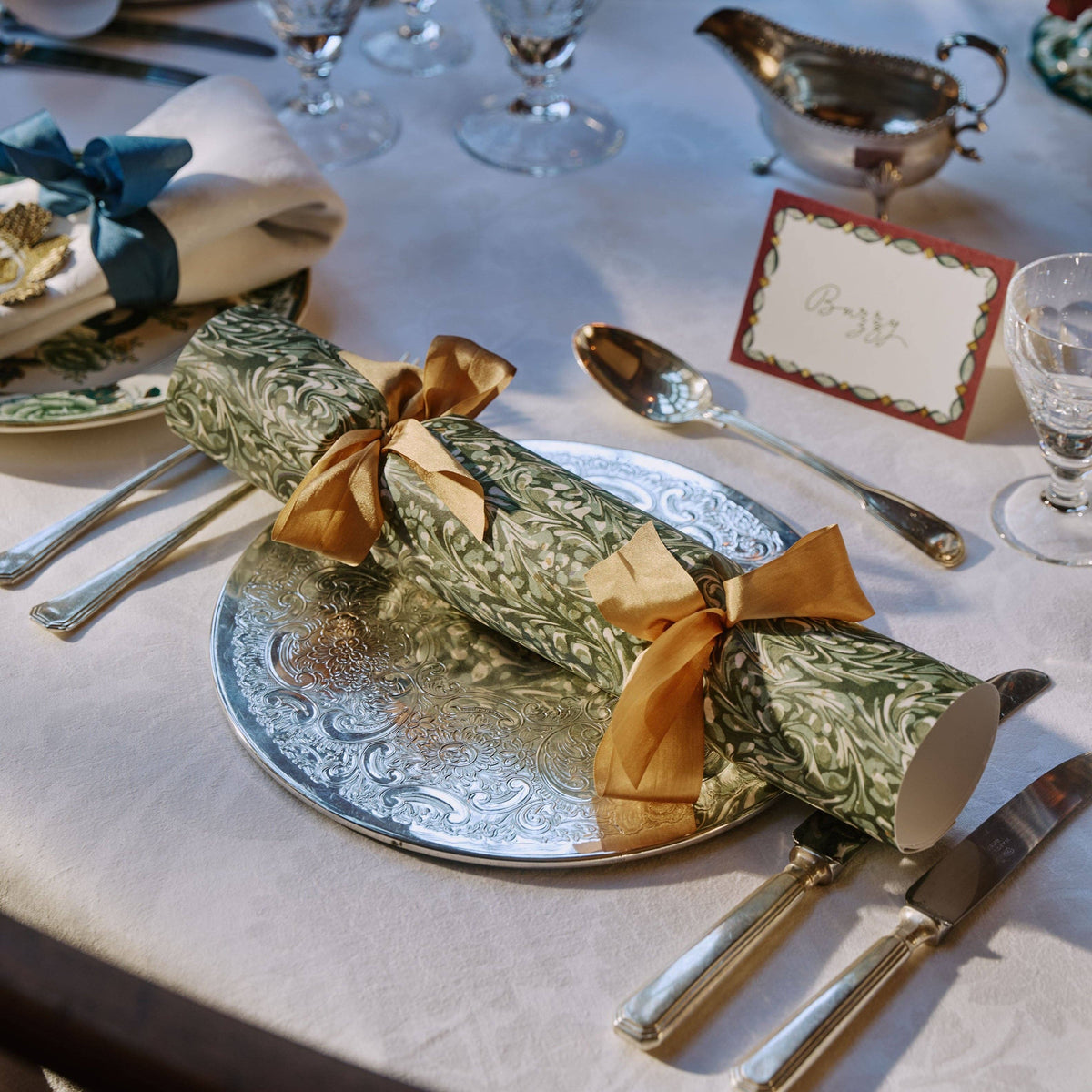 Set of 6 Christmas Crackers: Garthwaite