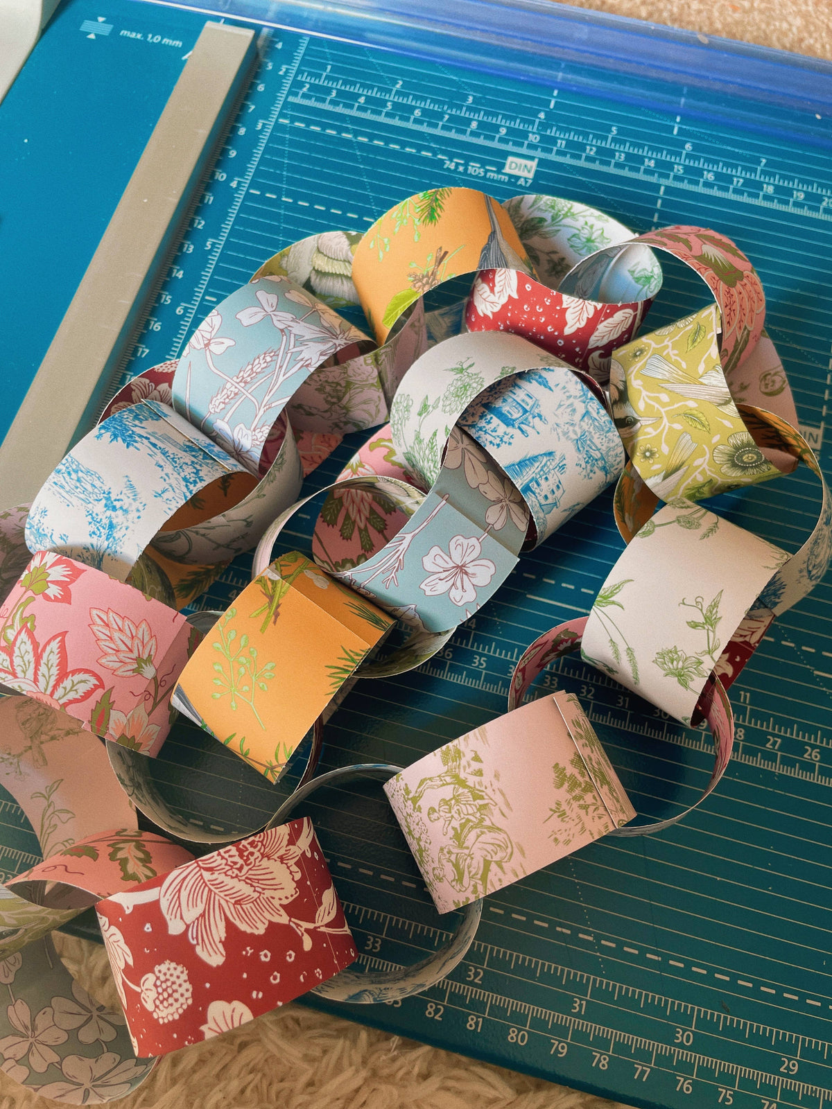 The Patchwork Paper Chain Kit